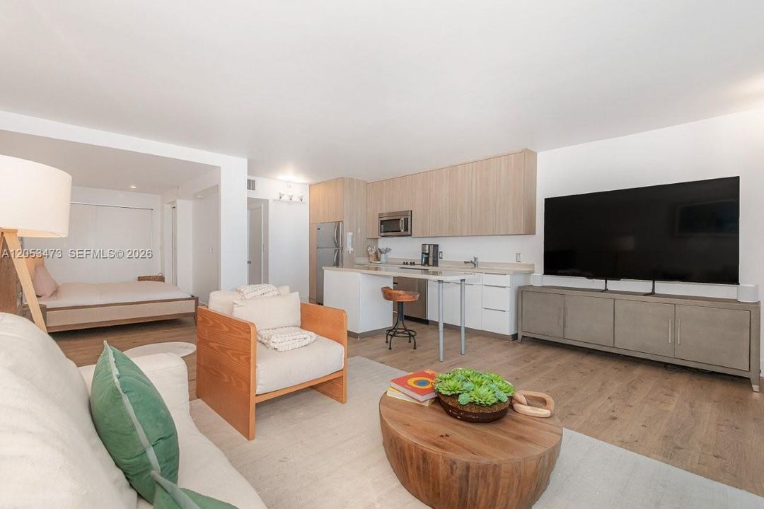 For Rent: $5,000 (0 beds, 1 baths, 600 Square Feet)