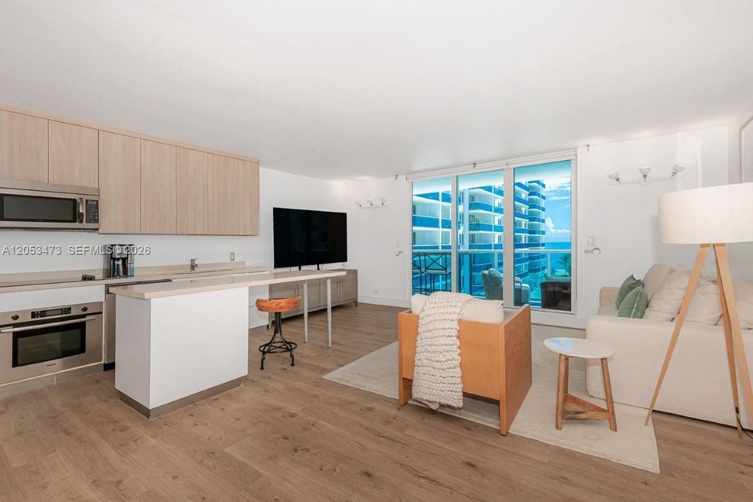 For Rent: $5,000 (0 beds, 1 baths, 600 Square Feet)