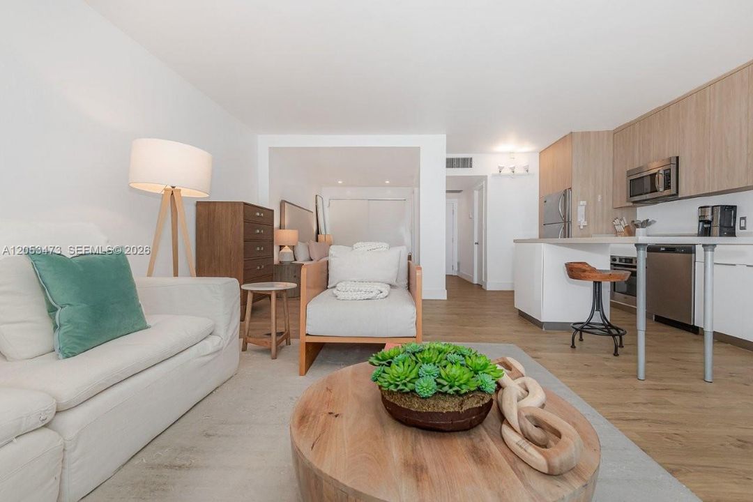 For Rent: $5,000 (0 beds, 1 baths, 600 Square Feet)