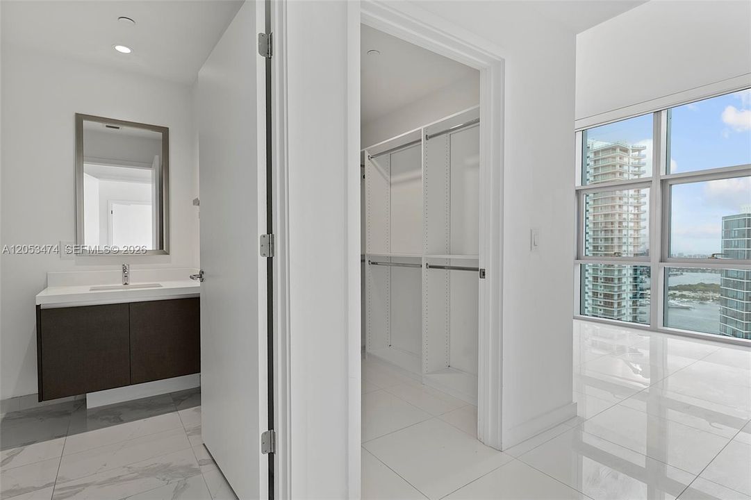 В аренду: $7,700 (2 спален, 3 ванн, 1547 Квадратных фут)