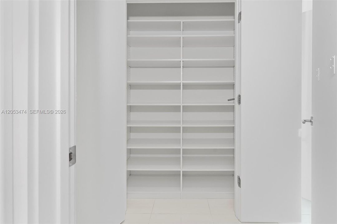 В аренду: $7,700 (2 спален, 3 ванн, 1547 Квадратных фут)