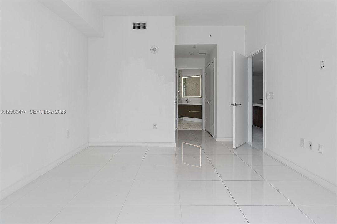 В аренду: $7,700 (2 спален, 3 ванн, 1547 Квадратных фут)