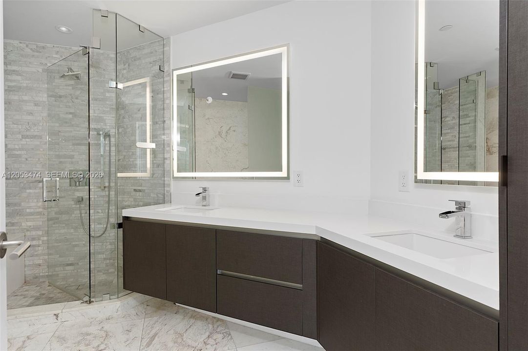 В аренду: $7,700 (2 спален, 3 ванн, 1547 Квадратных фут)