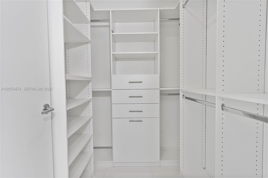 В аренду: $7,700 (2 спален, 3 ванн, 1547 Квадратных фут)