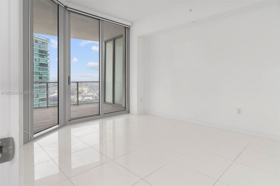 В аренду: $7,700 (2 спален, 3 ванн, 1547 Квадратных фут)
