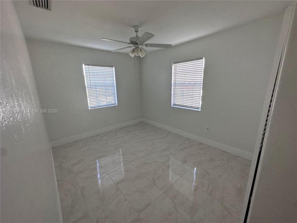 For Rent: $2,200 (2 beds, 1 baths, 1500 Square Feet)