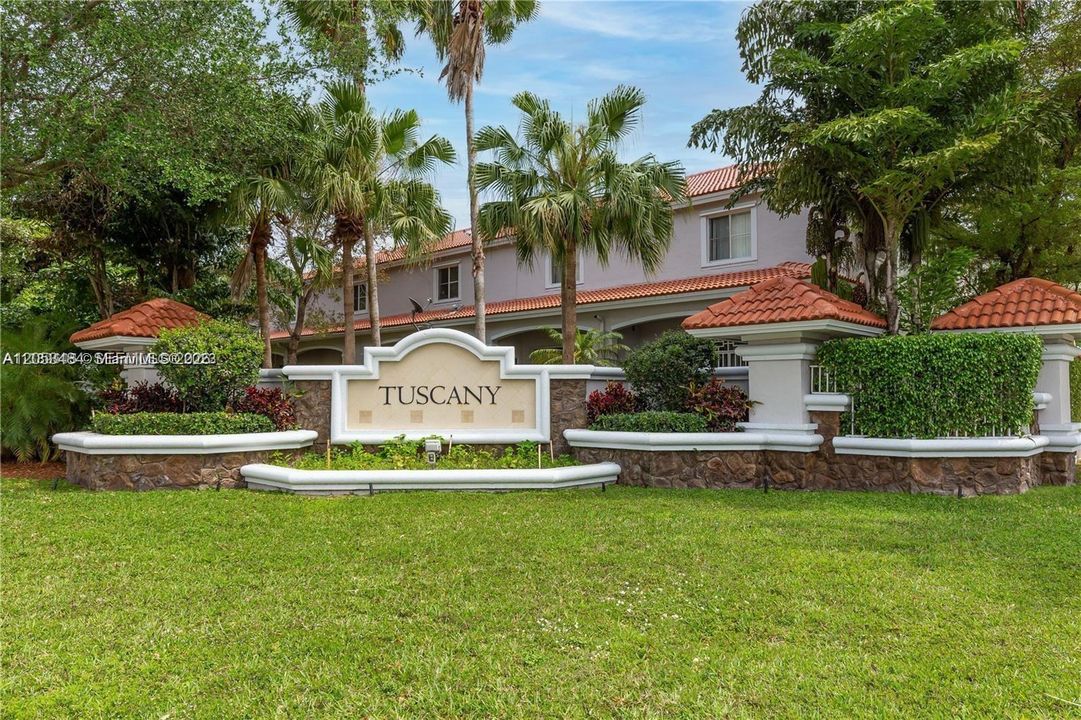 En Venta: $335,000 (2 camas, 2 baños, 1056 Pies cuadrados)