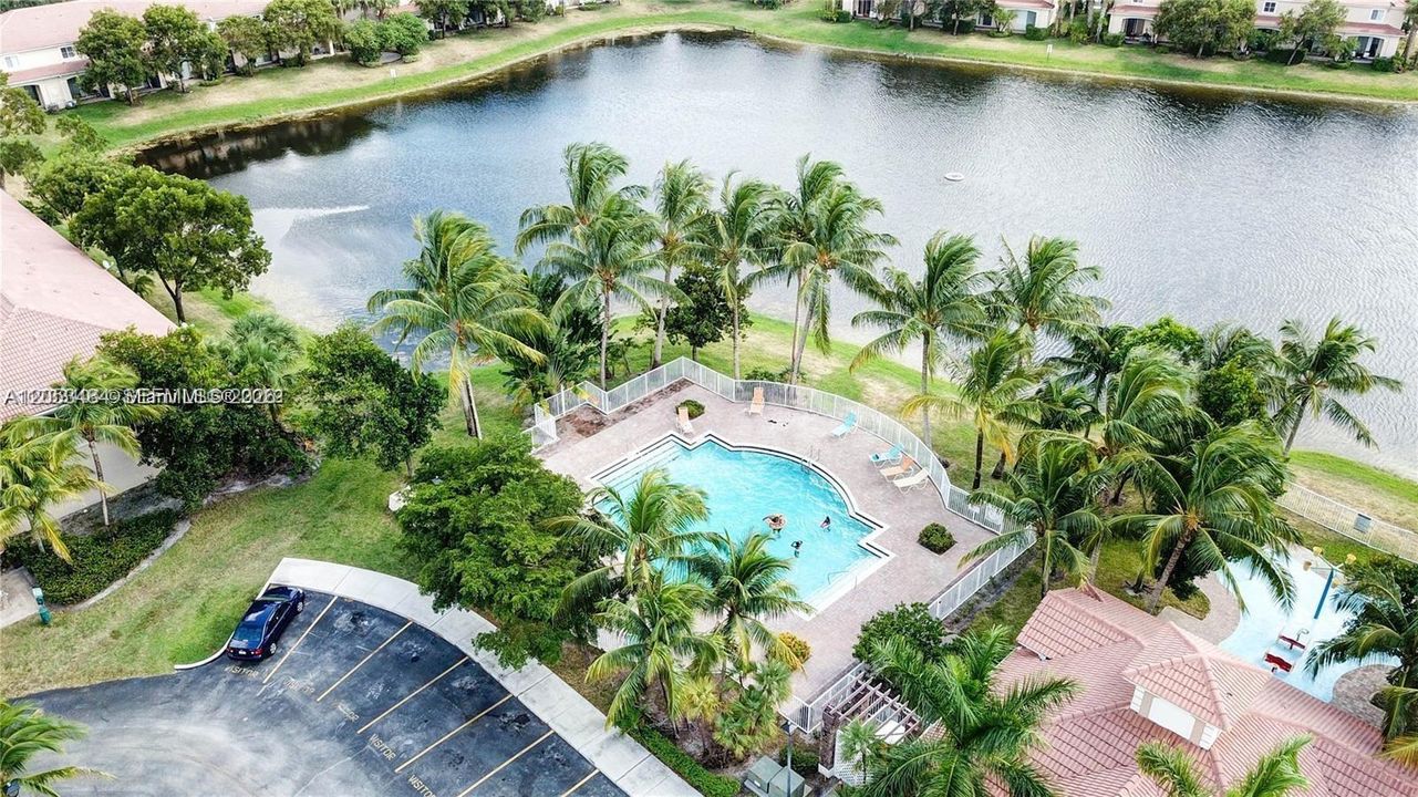En Venta: $335,000 (2 camas, 2 baños, 1056 Pies cuadrados)