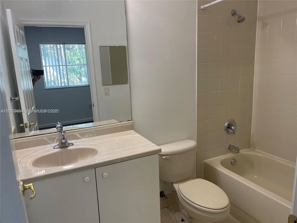 En Venta: $335,000 (2 camas, 2 baños, 1056 Pies cuadrados)
