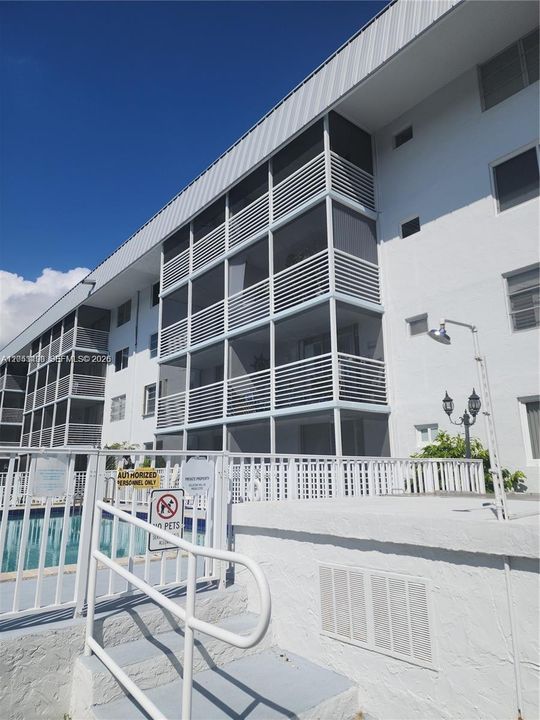 For Rent: $1,975 (2 beds, 2 baths, 1085 Square Feet)