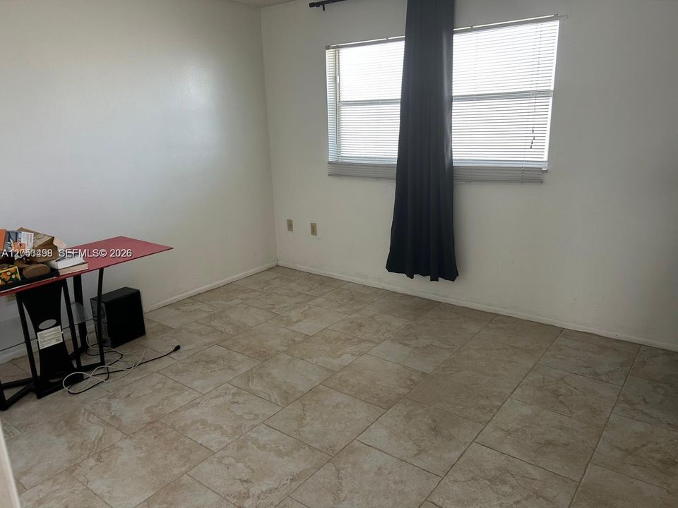 For Rent: $1,975 (2 beds, 2 baths, 1085 Square Feet)