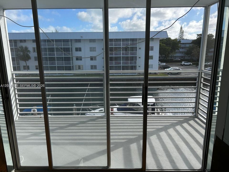 For Rent: $1,975 (2 beds, 2 baths, 1085 Square Feet)