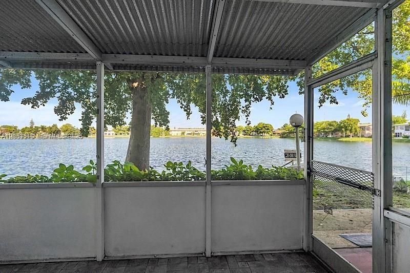 На продажу: $115,000 (1 спален, 1 ванн, 600 Квадратных фут)