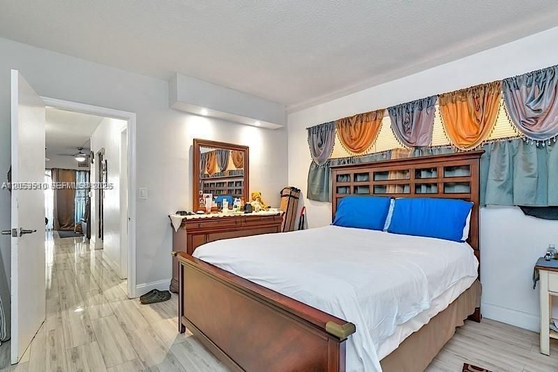 На продажу: $115,000 (1 спален, 1 ванн, 600 Квадратных фут)