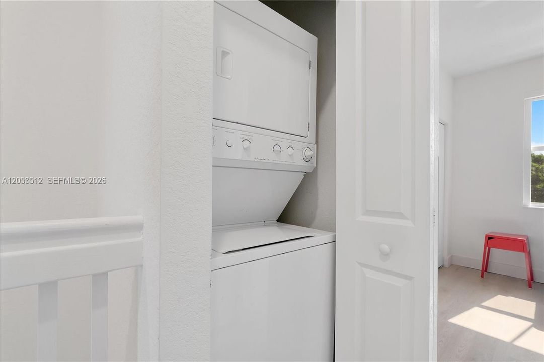 На продажу: $550,000 (3 спален, 2 ванн, 1545 Квадратных фут)