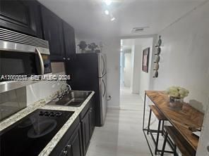 For Sale: $135,000 (0 beds, 1 baths, 429 Square Feet)