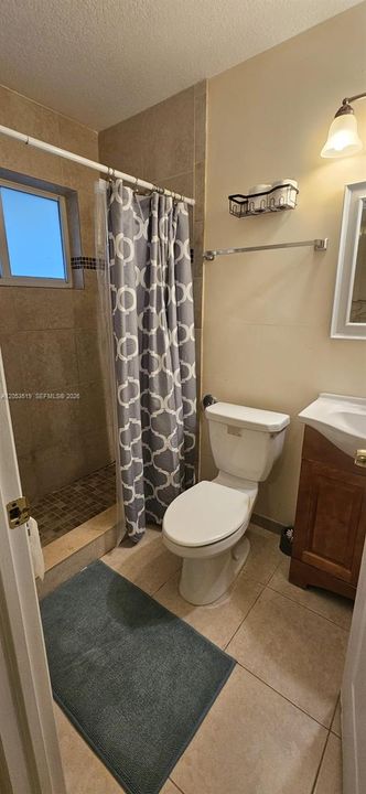В аренду: $4,500 (4 спален, 4 ванн, 1020 Квадратных фут)