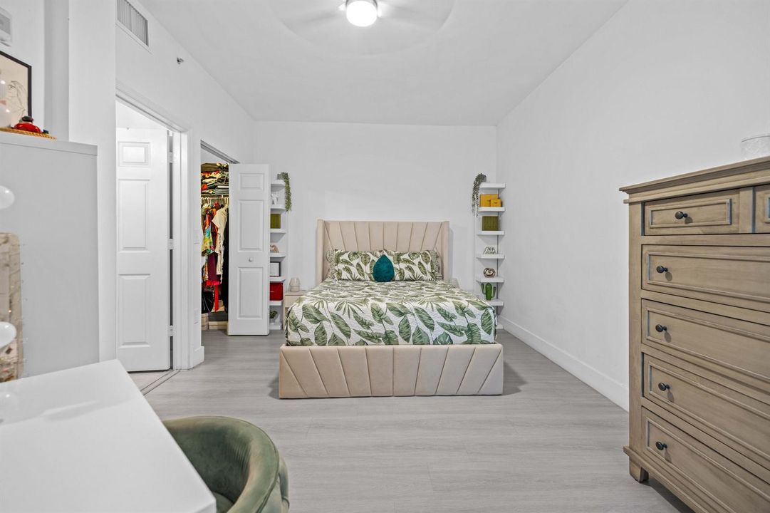 533 NE 3rd Ave FTL - Pwayko-9755