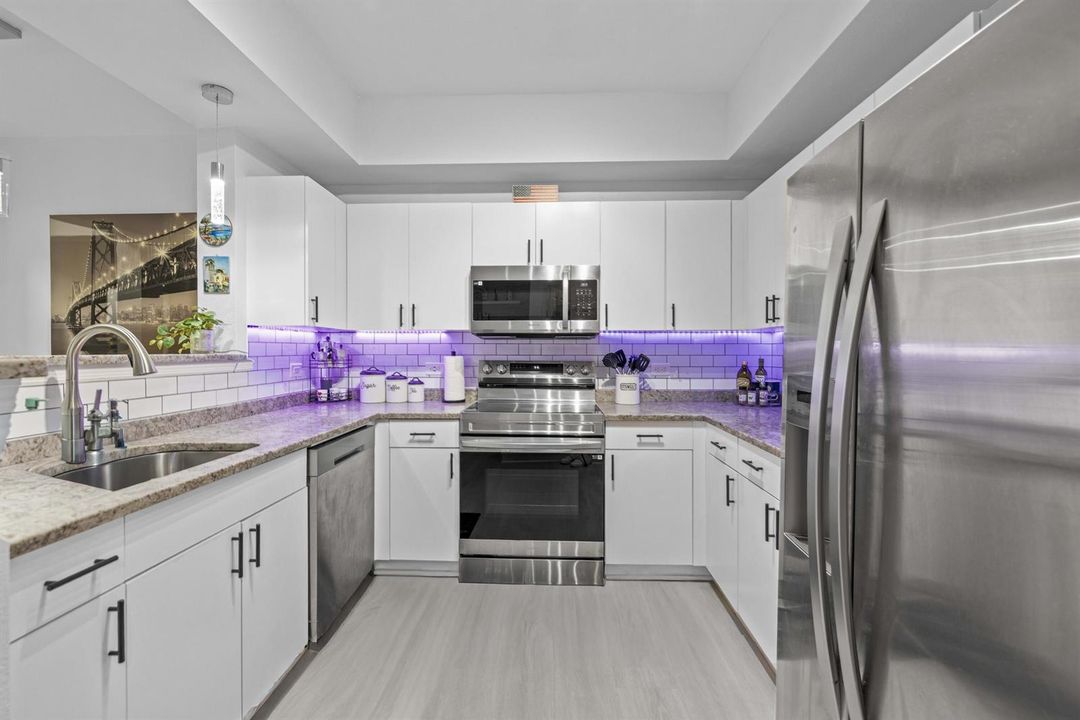 533 NE 3rd Ave FTL - Pwayko-9785