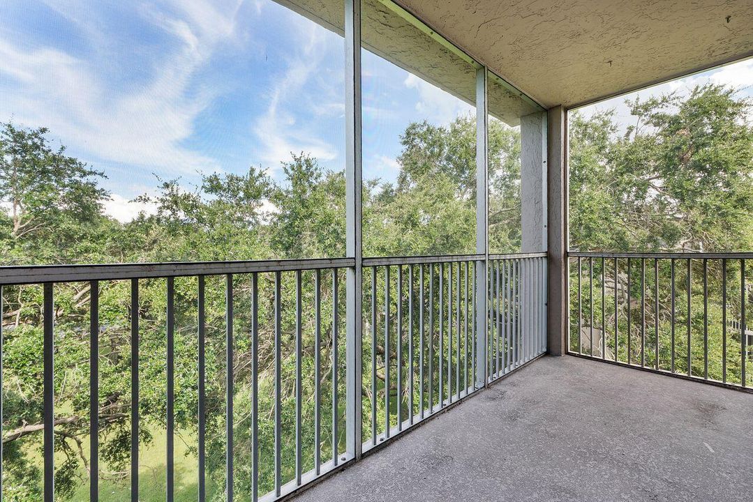 1075_Riverside_Dr_u508_024