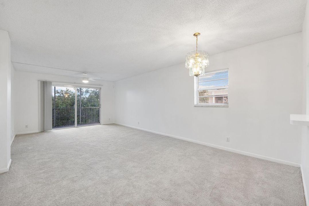 1075_Riverside_Dr_u508_004