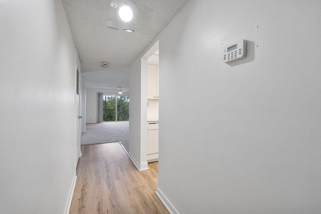 1075_Riverside_Dr_u508_022