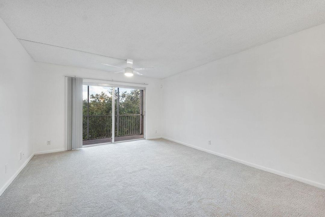 1075_Riverside_Dr_u508_006