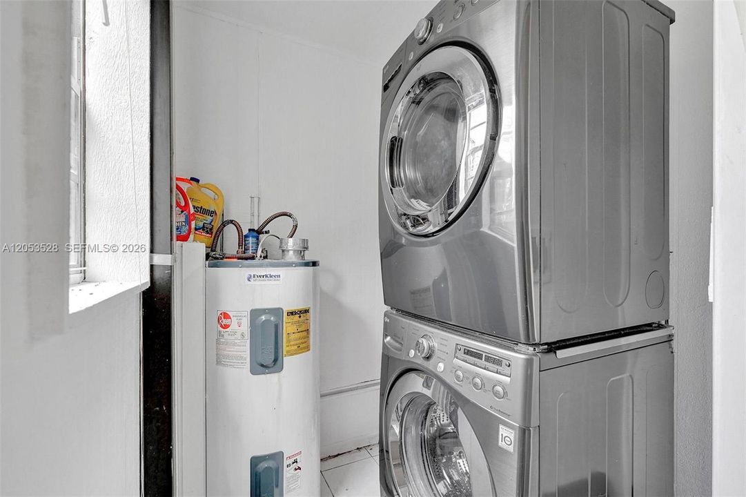 В аренду: $3,250 (2 спален, 2 ванн, 1750 Квадратных фут)