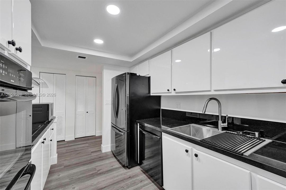 В аренду: $3,250 (2 спален, 2 ванн, 1750 Квадратных фут)