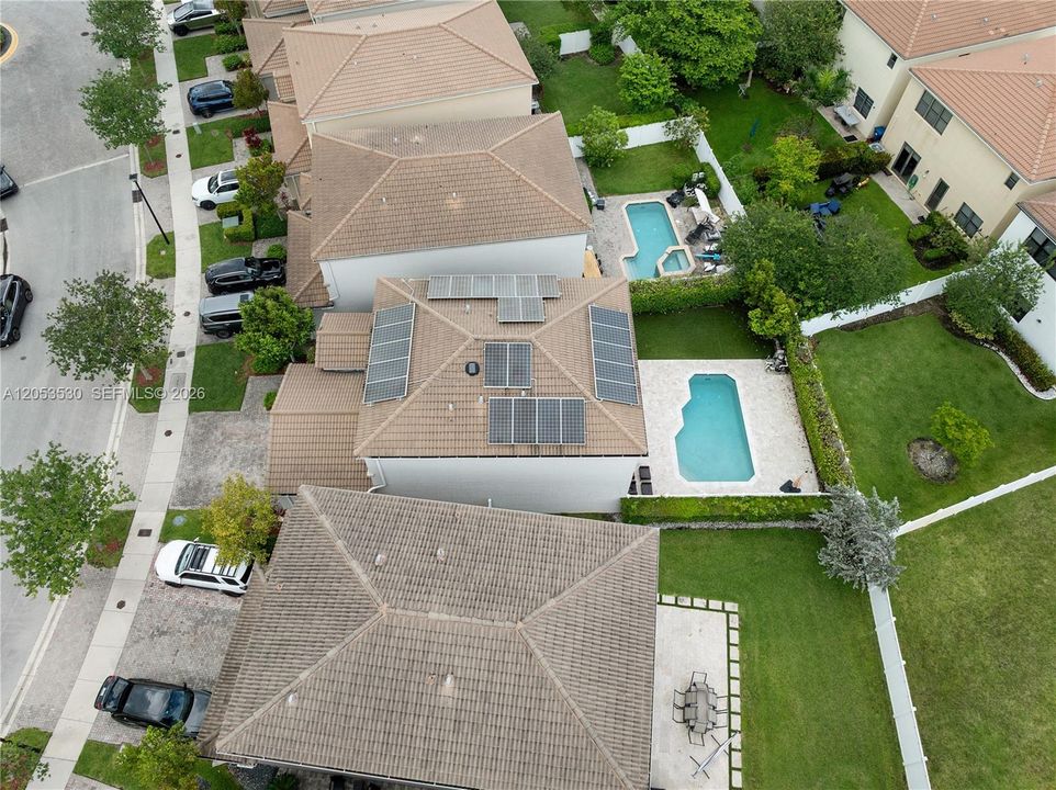 En Venta: $1,089,000 (4 camas, 2 baños, 2223 Pies cuadrados)
