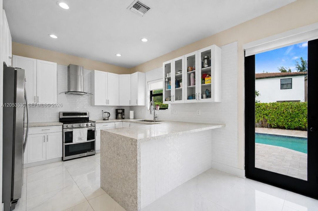 En Venta: $1,089,000 (4 camas, 2 baños, 2223 Pies cuadrados)