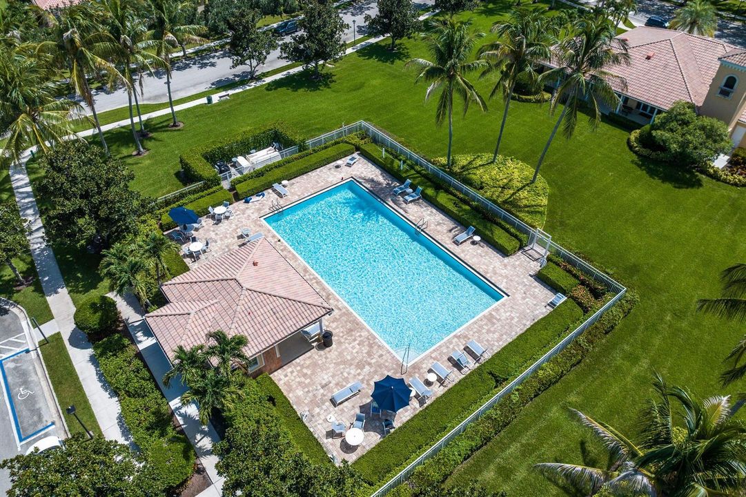 Community Pool/Clubhouse