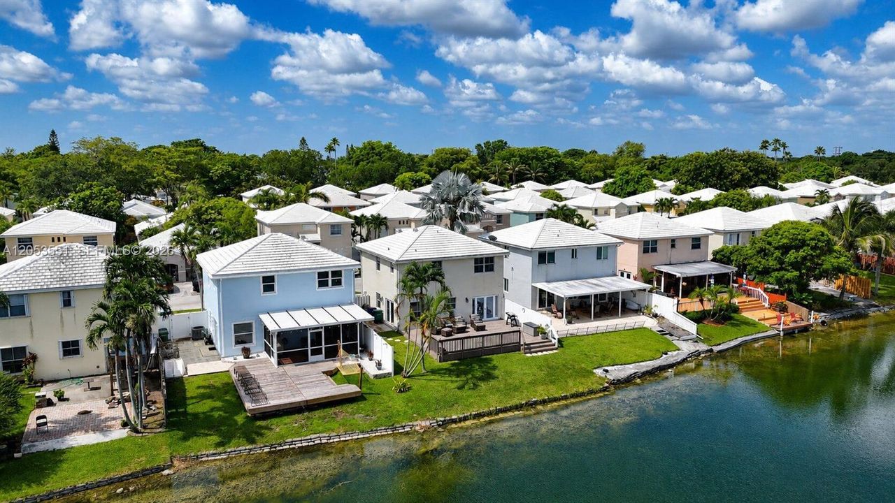 На продажу: $550,000 (3 спален, 2 ванн, 1500 Квадратных фут)