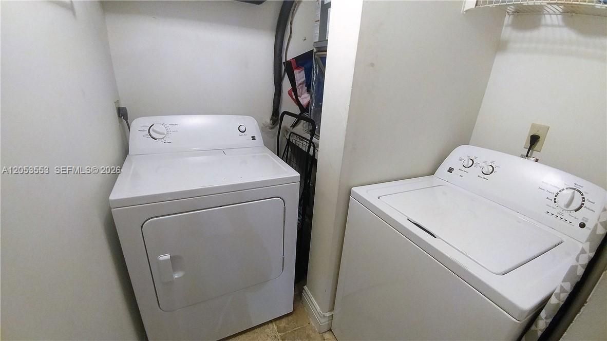 For Sale: $249,000 (3 beds, 2 baths, 1273 Square Feet)