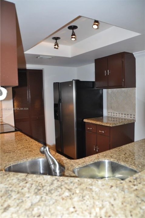 For Sale: $249,000 (3 beds, 2 baths, 1273 Square Feet)