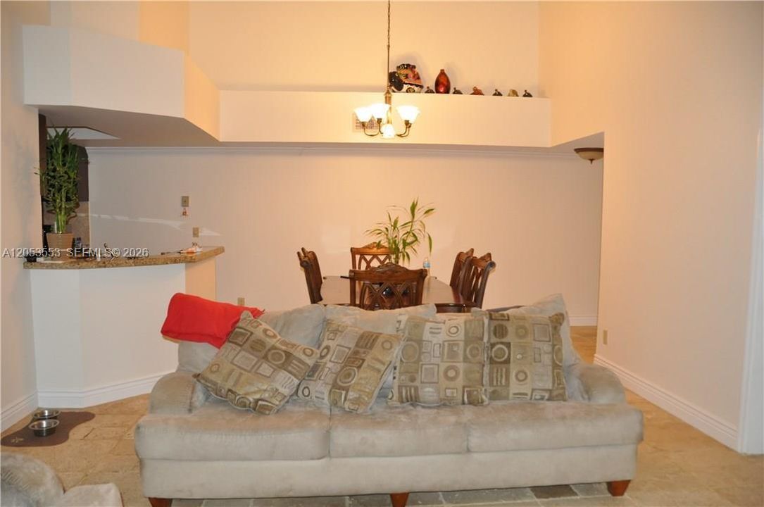 For Sale: $249,000 (3 beds, 2 baths, 1273 Square Feet)