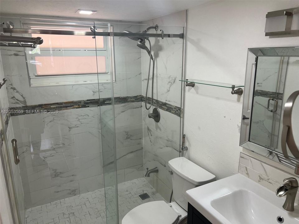 В аренду: $2,000 (1 спален, 1 ванн, 811 Квадратных фут)