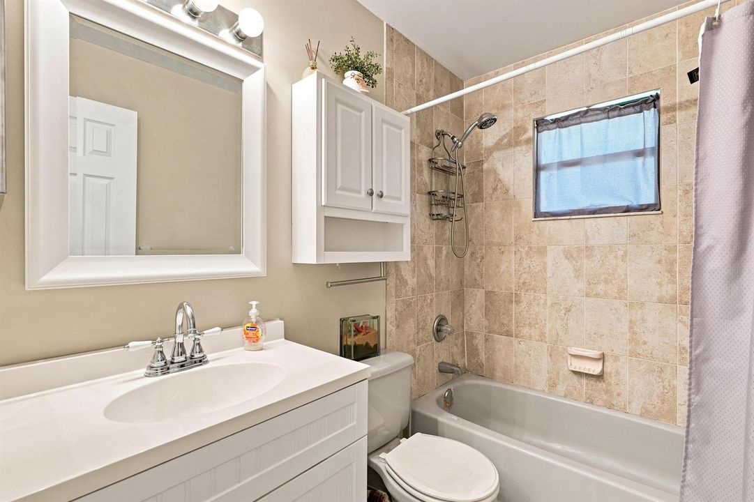 2nd Bathroom