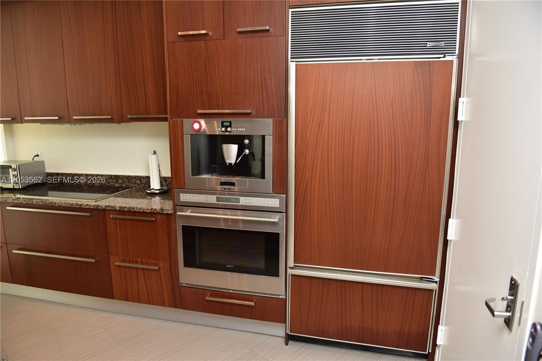 На продажу: $1,200,000 (2 спален, 2 ванн, 1463 Квадратных фут)