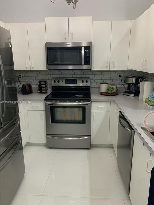 В аренду: $3,350 (3 спален, 2 ванн, 1489 Квадратных фут)