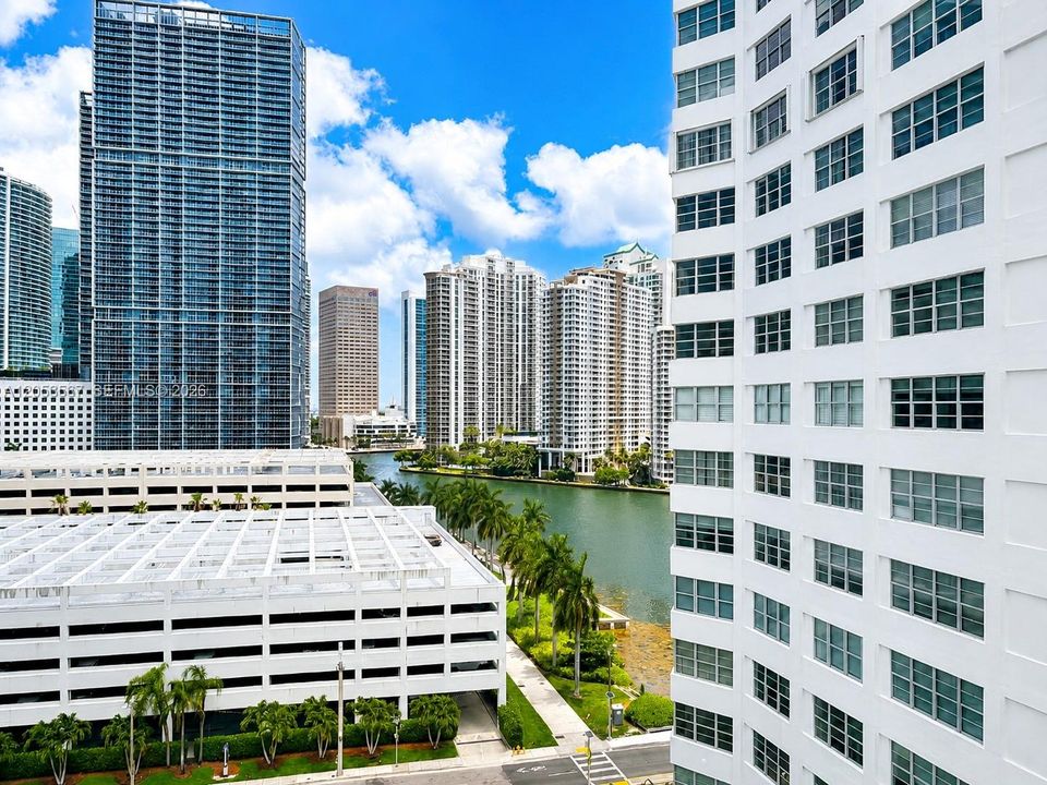 На продажу: $445,000 (2 спален, 2 ванн, 990 Квадратных фут)