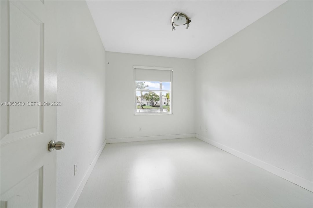 For Sale: $980,000 (6 beds, 3 baths, 3310 Square Feet)