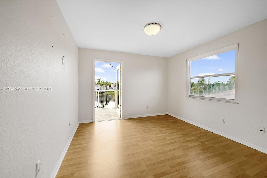 For Sale: $980,000 (6 beds, 3 baths, 3310 Square Feet)