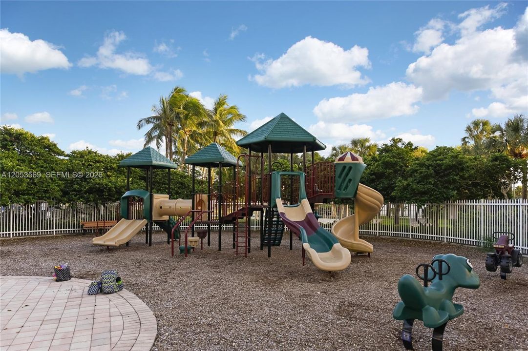 For Sale: $980,000 (6 beds, 3 baths, 3310 Square Feet)