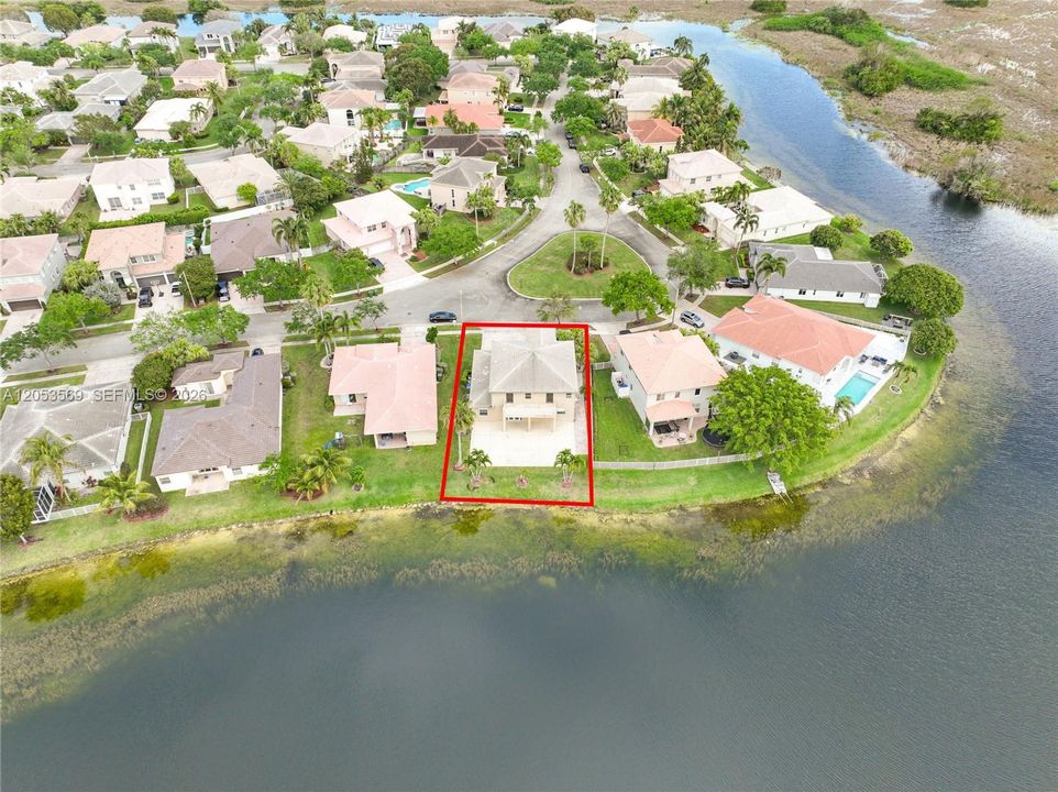 For Sale: $980,000 (6 beds, 3 baths, 3310 Square Feet)