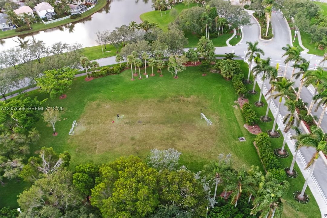 For Sale: $980,000 (6 beds, 3 baths, 3310 Square Feet)