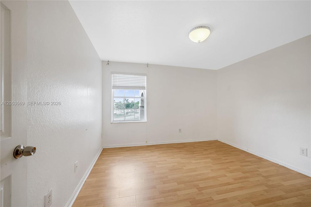 For Sale: $980,000 (6 beds, 3 baths, 3310 Square Feet)