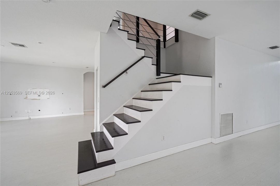 For Sale: $980,000 (6 beds, 3 baths, 3310 Square Feet)