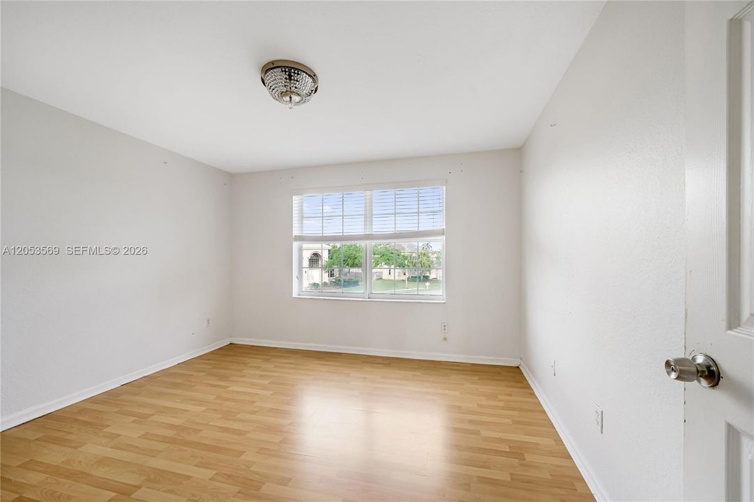 For Sale: $980,000 (6 beds, 3 baths, 3310 Square Feet)