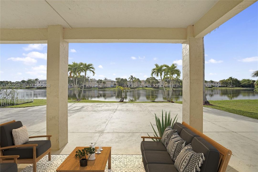 For Sale: $980,000 (6 beds, 3 baths, 3310 Square Feet)
